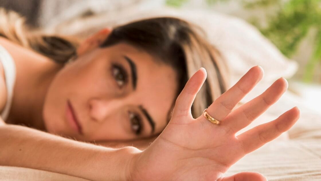 Your circadian rhythm controls sleep, hormones, digestion, and mood. Learn how light, meal timing, and temperature can reset it in just a few days. - circadian rhythm